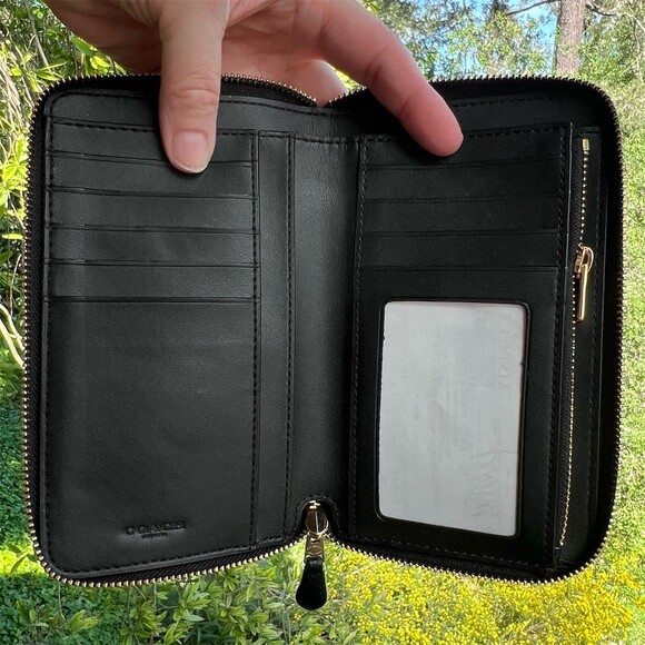 COACH Medium BLACK Pebble Leather Wallet with Gold Hardware AUTHENTIC - Picture 3 of 9